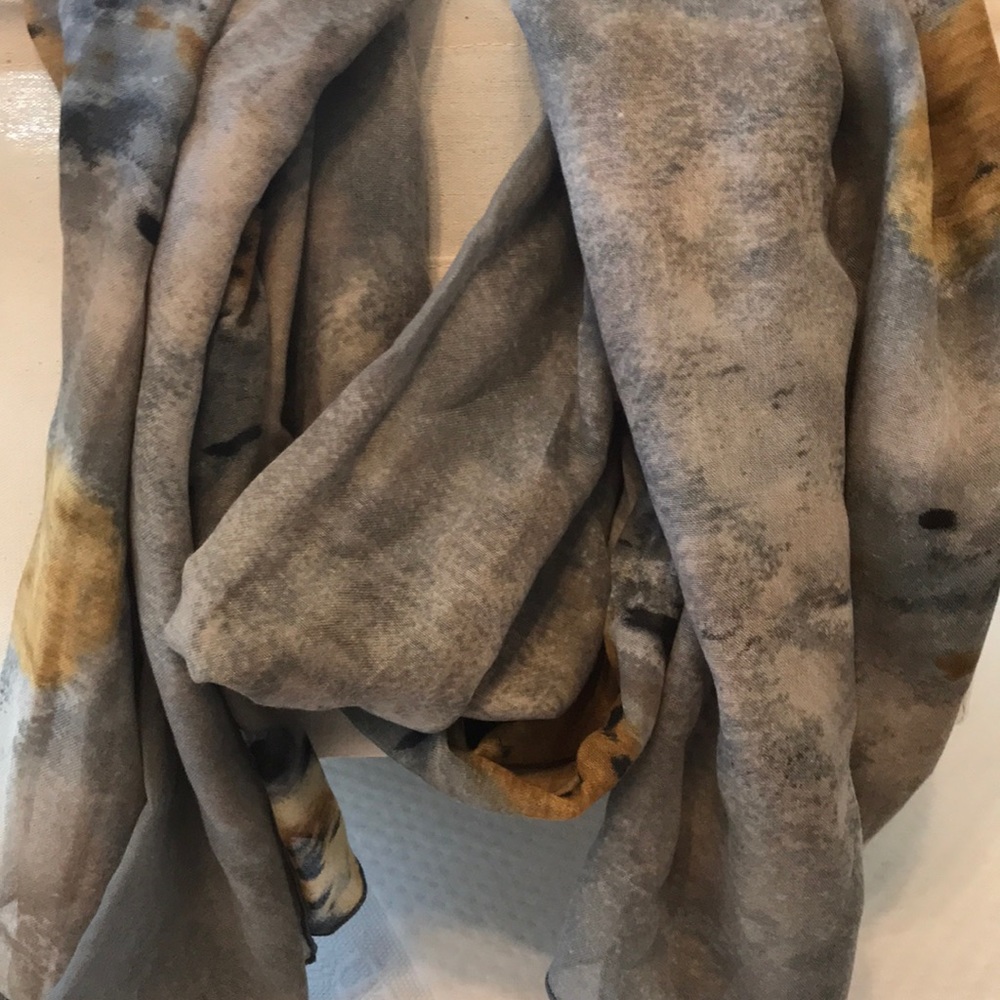Gray & yellow scarf